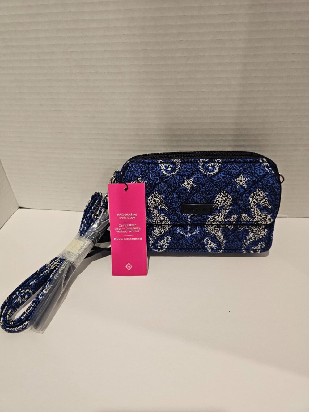 Vera Bradley Iconic RFID All in One Crossbody Seahorse of Course Wallet Wristlet - Picture 10 of 11